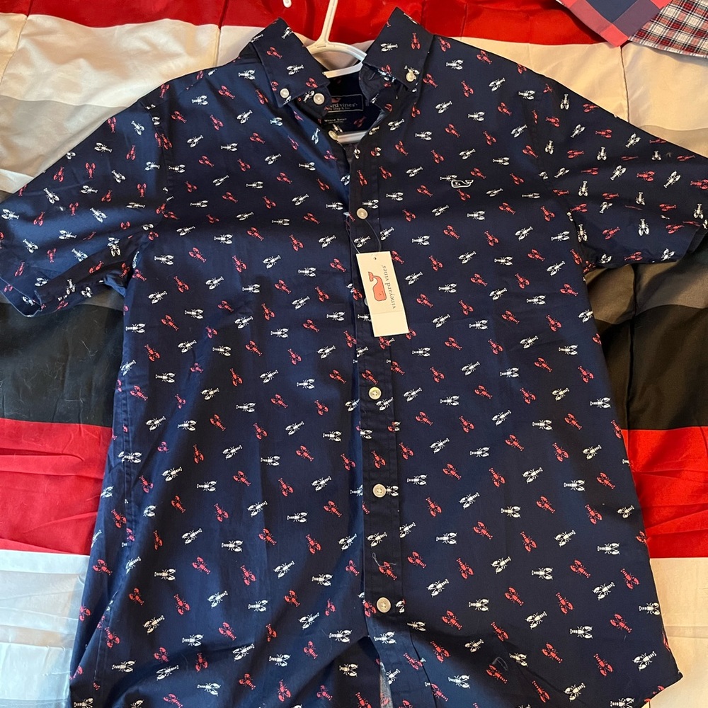 vineyard vines short sleeve button up with lobsters